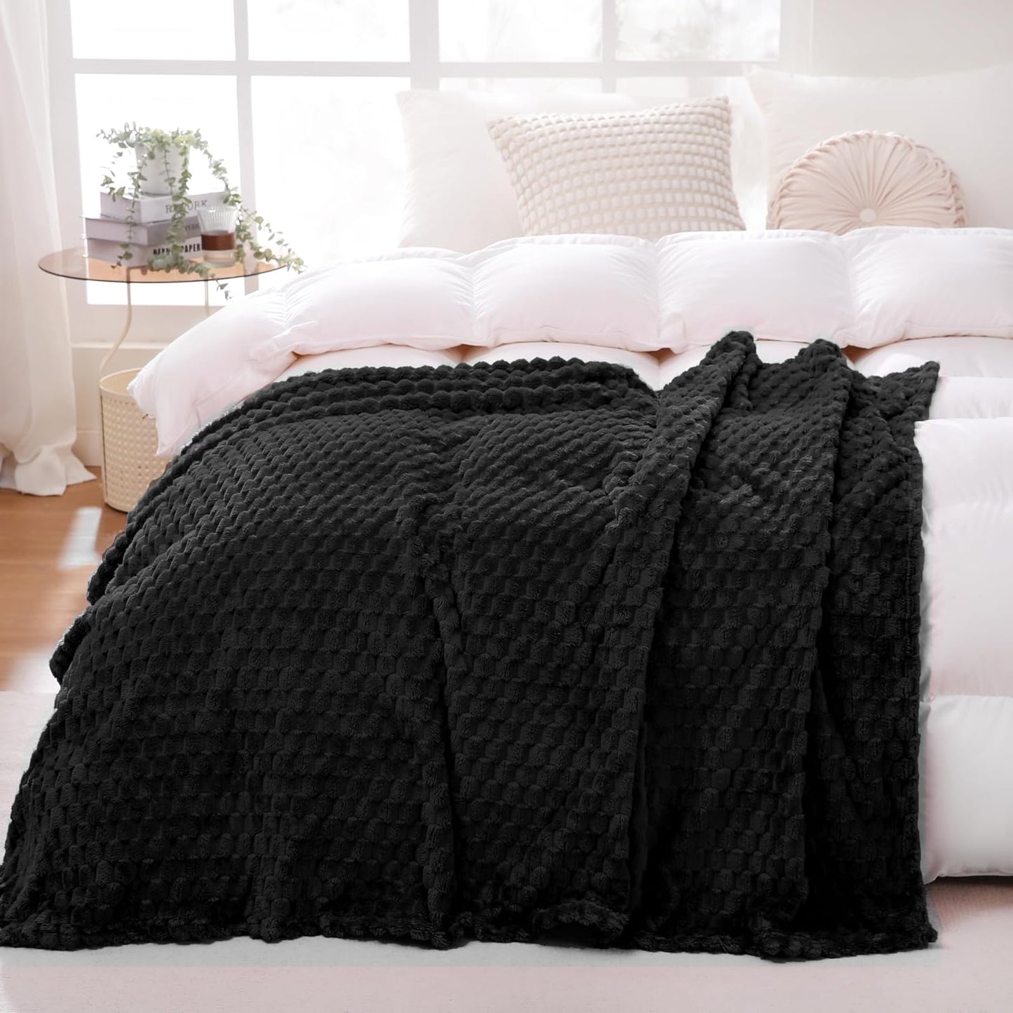 Cozy Plush Throw Blanket | Soft Fleece Blanket for Couch, Bed & Living Room