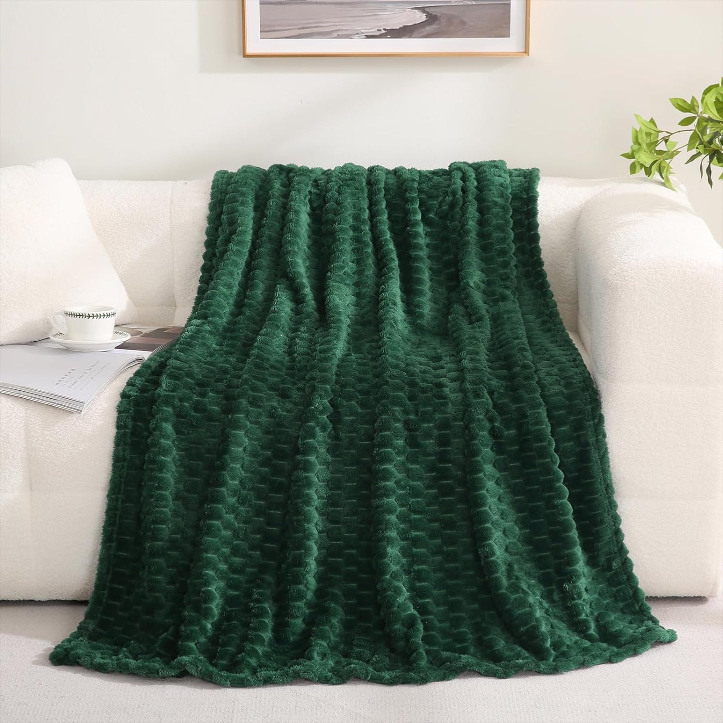 Cozy Plush Throw Blanket | Soft Fleece Blanket for Couch, Bed & Living Room