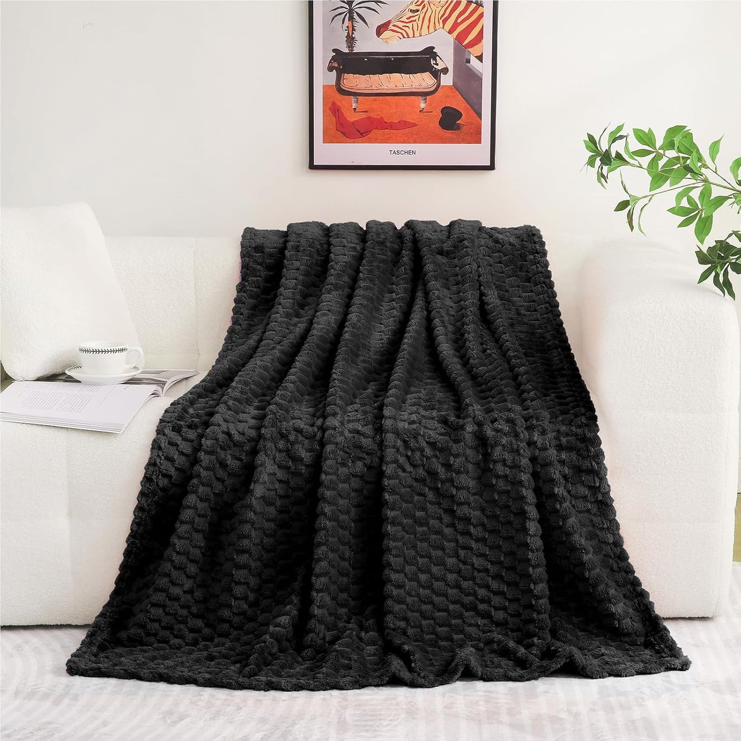 Cozy Plush Throw Blanket | Soft Fleece Blanket for Couch, Bed & Living Room